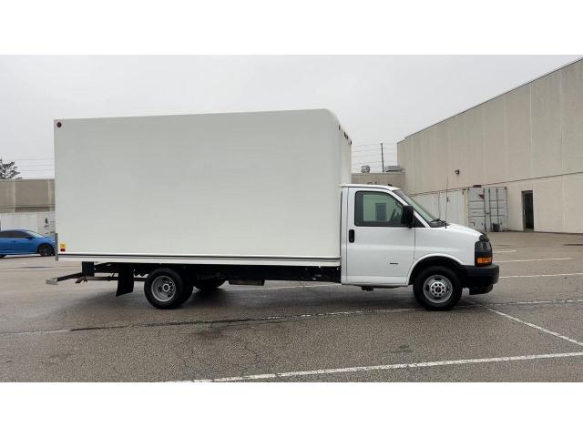 2021 GMC Savana Van (Stk: NP8498) in Vaughan - Image 2 of 32 2021 GMC Savana Van (Stk: NP8498) in Vaughan - Image 2 of 32