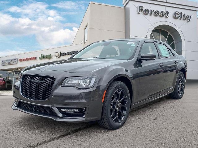 2023 Chrysler 300 Touring-L (Stk: 23-L003) in London - Image 1 of 19