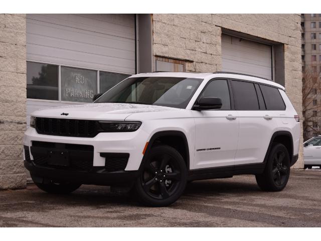 2024 Jeep Grand Cherokee L Laredo (Stk: 109776) in London - Image 1 of 23