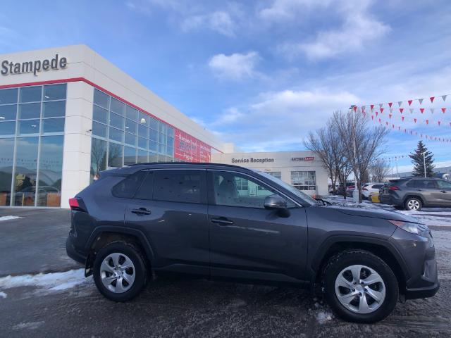 2021 Toyota RAV4 LE (Stk: 10358A) in Calgary - Image 1 of 25