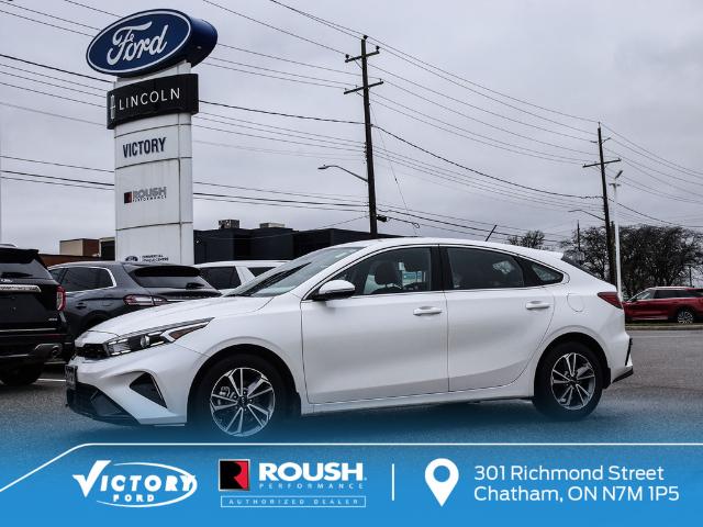 2022 Kia Forte5 EX (Stk: V22288A) in Chatham - Image 1 of 25