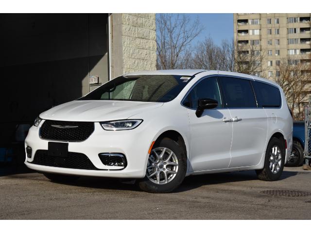 2024 Chrysler Pacifica Touring (Stk: 110485) in London - Image 1 of 21