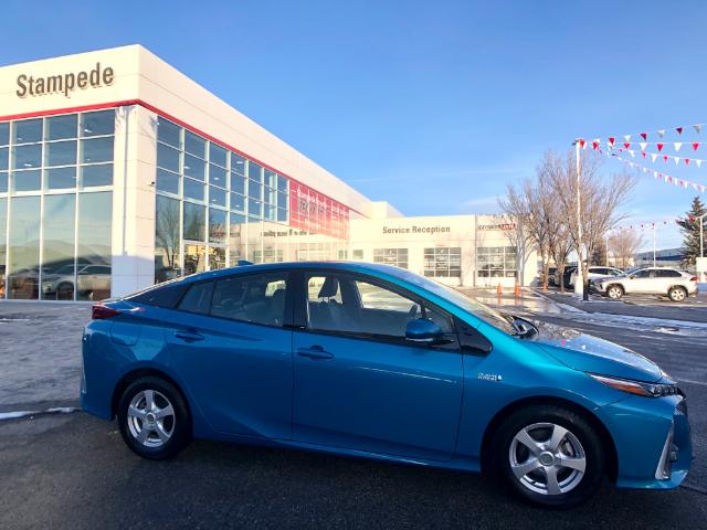 2020 Toyota Prius Prime Base (Stk: 10444A) in Calgary - Image 1 of 28