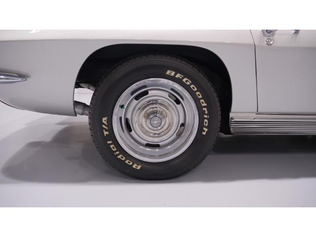 1963 Chevrolet Corvette Stingray Convertible (Stk: 107153) in Watford - Image 11 of 48