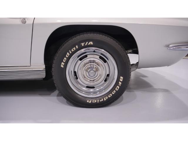 1963 Chevrolet Corvette Stingray Convertible (Stk: 107153) in Watford - Image 14 of 48