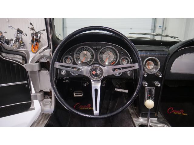 1963 Chevrolet Corvette Stingray Convertible (Stk: 107153) in Watford - Image 28 of 48