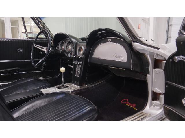 1963 Chevrolet Corvette Stingray Convertible (Stk: 107153) in Watford - Image 32 of 48