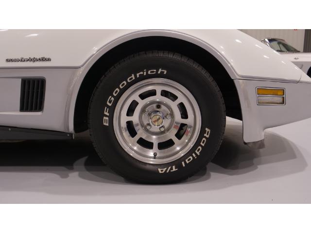 1982 Chevrolet Corvette  (Stk: 100084) in Watford - Image 20 of 39