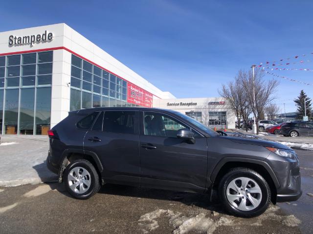 2022 Toyota RAV4 LE (Stk: 10459A) in Calgary - Image 1 of 24