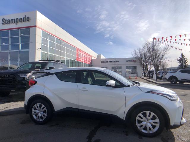 2021 Toyota C-HR LE (Stk: 240502A) in Calgary - Image 1 of 11