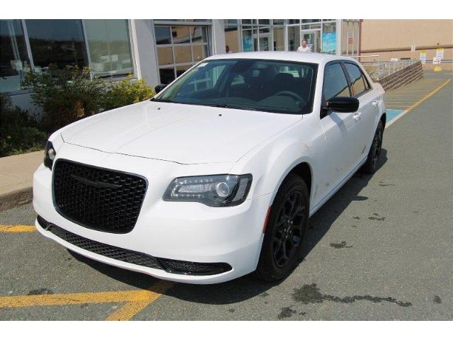 2023 Chrysler 300 Touring (Stk: PY1470) in St. Johns - Image 1 of 14