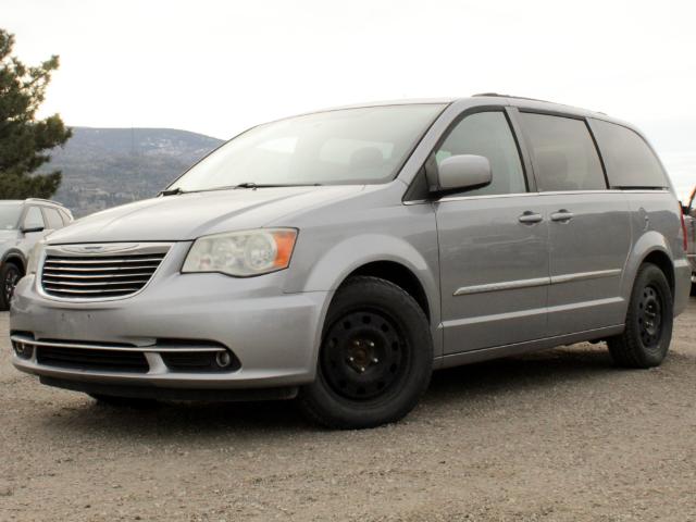 2014 Chrysler Town & Country Touring (Stk: 24PK39A) in Penticton - Image 1 of 9