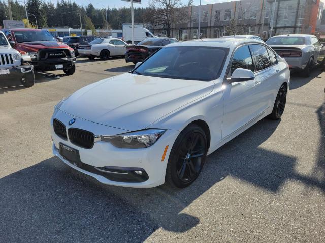 2016 BMW 320i xDrive (Stk: P700873A) in Surrey - Image 1 of 20