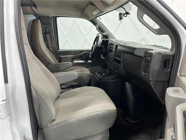 2022 GMC Savana 2500  (Stk: NP7687-2) in Vaughan - Image 25 of 32