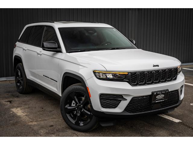 2024 Jeep Grand Cherokee Laredo (Stk: 24-200) in Salmon Arm - Image 1 of 26