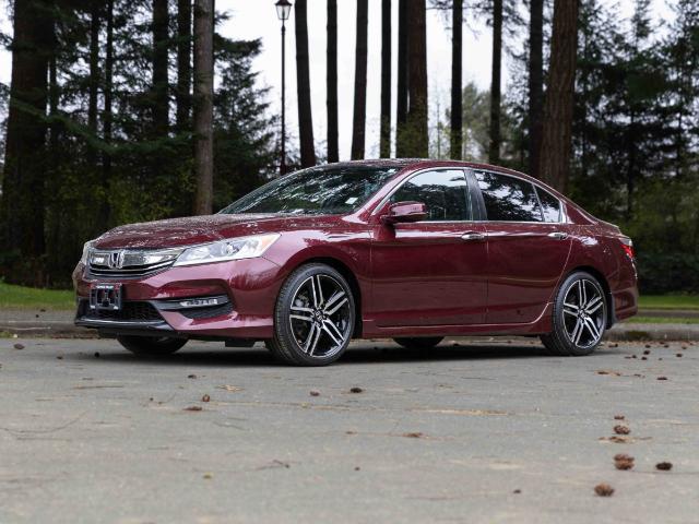 2016 Honda Accord Sport (Stk: RR192476A) in Courtenay - Image 1 of 17