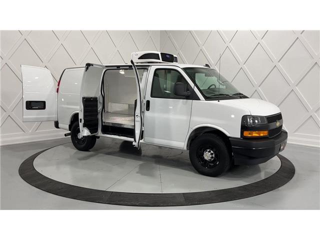 2022 GMC Savana Van  (Stk: ATNP3021-2) in Vaughan - Image 2 of 36