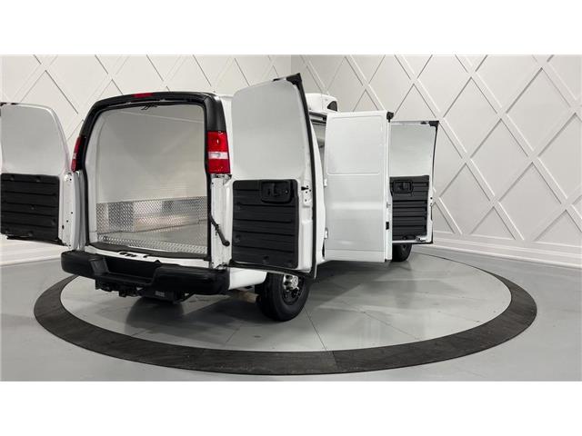 2022 GMC Savana Van  (Stk: ATNP3021-2) in Vaughan - Image 8 of 36