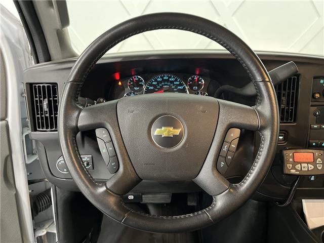 2022 GMC Savana Van  (Stk: ATNP3021-2) in Vaughan - Image 16 of 36