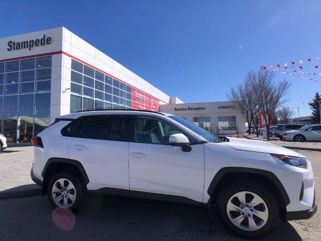 2021 Toyota RAV4 LE (Stk: 10508A) in Calgary - Image 1 of 12