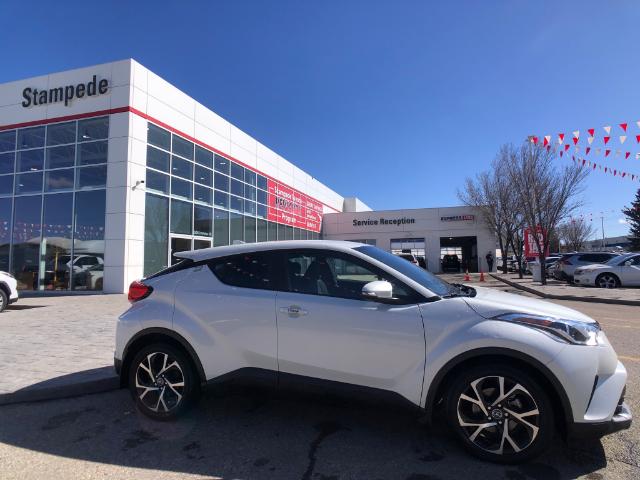 2018 Toyota C-HR XLE (Stk: 240608A) in Calgary - Image 1 of 12