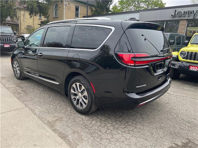 2024 Chrysler Pacifica Hybrid Pinnacle (Stk: 24030) in New Hamburg - Image 4 of 10 2024 Chrysler Pacifica Hybrid Pinnacle (Stk: 24030) in New Hamburg - Image 4 of 10
