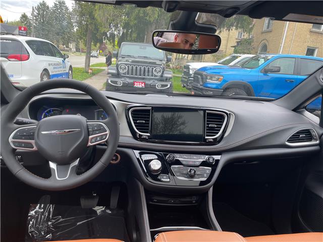 2024 Chrysler Pacifica Hybrid Pinnacle (Stk: 24030) in New Hamburg - Image 9 of 10 2024 Chrysler Pacifica Hybrid Pinnacle (Stk: 24030) in New Hamburg - Image 9 of 10