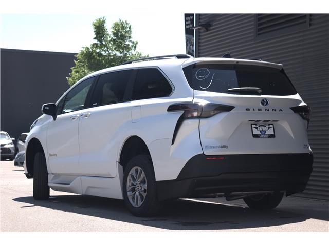 2024 Toyota Sienna XLE 8-Passenger (Stk: MU2358) in London - Image 6 of 28