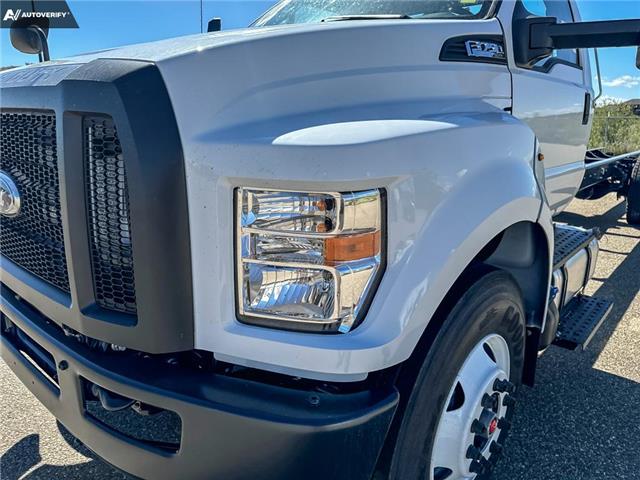 2025 Ford F-750 Diesel Base (Stk: 25F2445) in Red Deer - Image 8 of 17