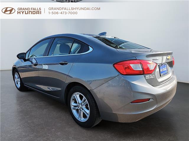 2018 Chevrolet Cruze LT Auto (Stk: 242695B) in Grand Falls - Image 4 of 15