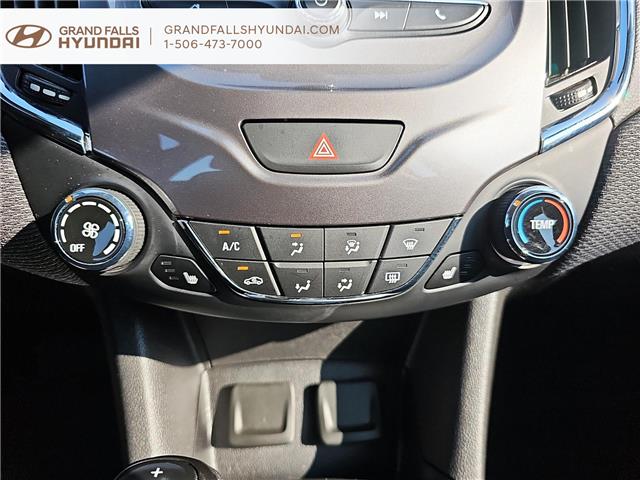 2018 Chevrolet Cruze LT Auto (Stk: 242695B) in Grand Falls - Image 10 of 15