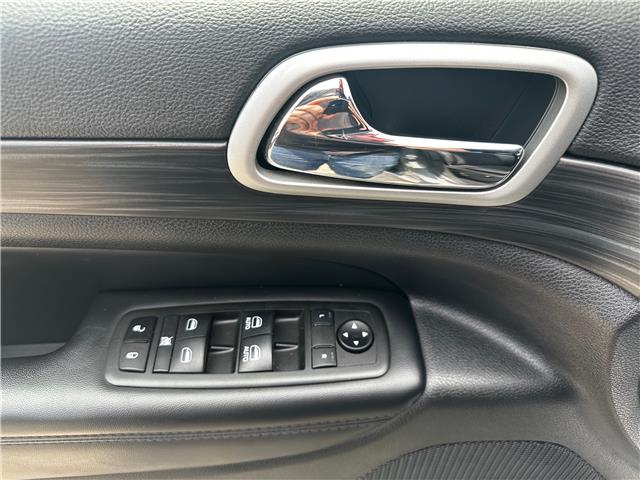 2021 Jeep Grand Cherokee Laredo (Stk: UVR089A) in Elmira - Image 12 of 17