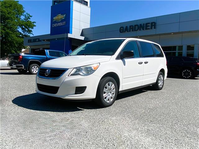 2010 Volkswagen Routan Trendline (Stk: 3T315C) in Hope - Image 1 of 16