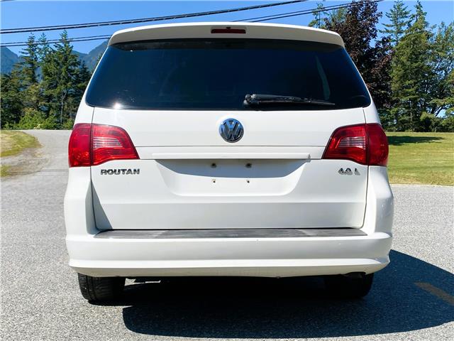2010 Volkswagen Routan Trendline (Stk: 3T315C) in Hope - Image 4 of 16