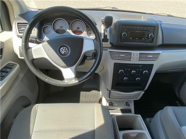 2010 Volkswagen Routan Trendline (Stk: 3T315C) in Hope - Image 10 of 16