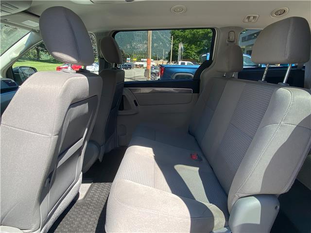 2010 Volkswagen Routan Trendline (Stk: 3T315C) in Hope - Image 11 of 16