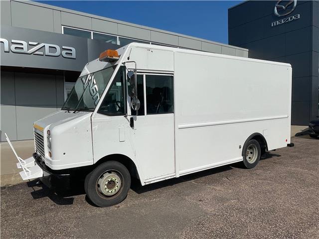 2009 Workhorse TRUCK  (Stk: 24077) in Pembroke - Image 2 of 15