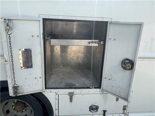 2009 Workhorse TRUCK  (Stk: 24077) in Pembroke - Image 7 of 15