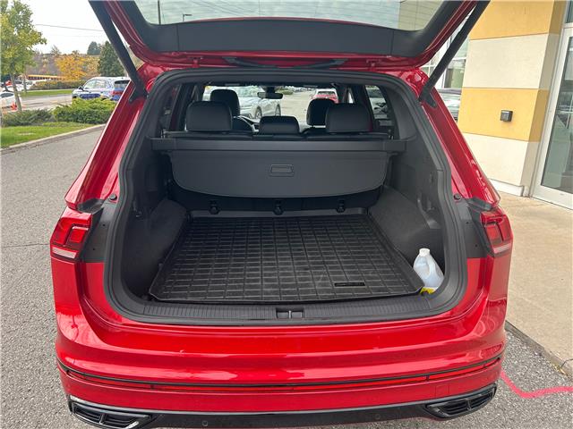 2024 Volkswagen Tiguan Comfortline R-Line Black Edition (Stk: 12352) in Peterborough - Image 5 of 21 2024 Volkswagen Tiguan Comfortline R-Line Black Edition (Stk: 12352) in Peterborough - Image 5 of 21