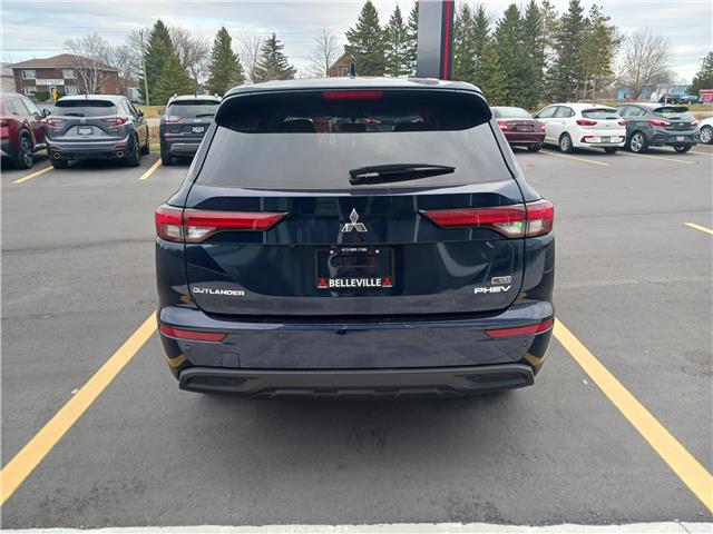 2025 Mitsubishi Outlander PHEV ES (Stk: M5004) in BELLEVILLE - Image 4 of 9