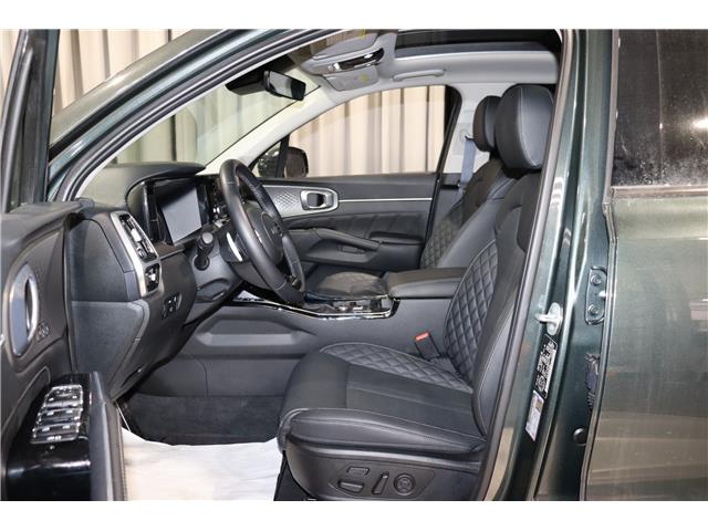 2023 Kia Sorento 2.5T SX w/Black Leather (Stk: 25281) in Edmonton - Image 10 of 26