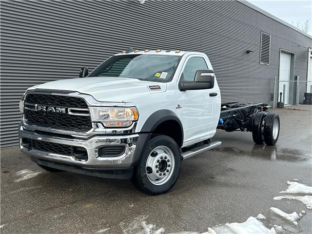 2024 RAM 5500 Chassis Tradesman/SLT (Stk: 24639) in London - Image 1 of 35