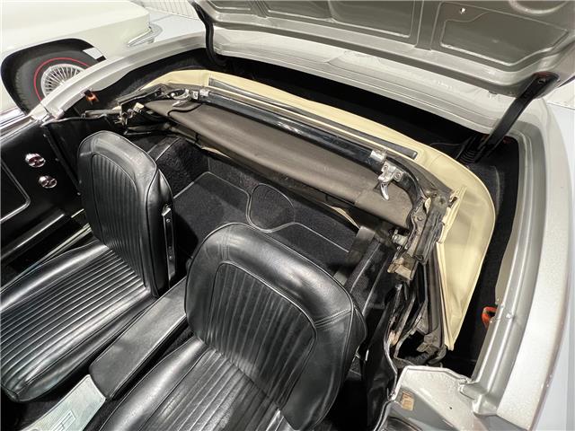 1963 Chevrolet Corvette Stingray Convertible (Stk: 107153) in Watford - Image 19 of 48