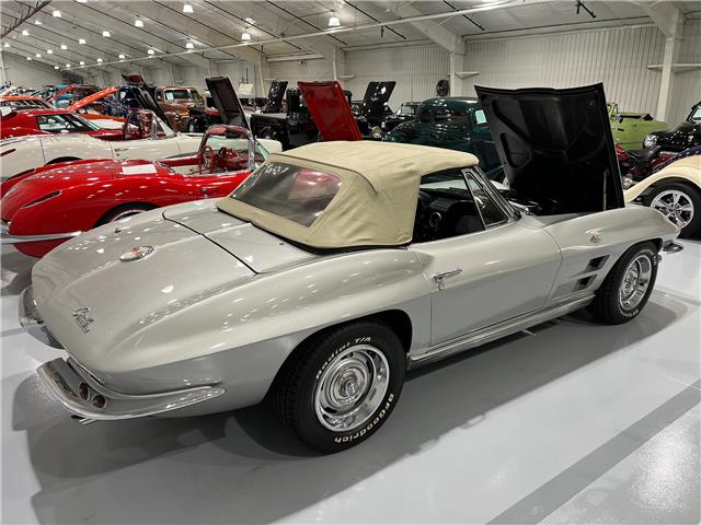 1963 Chevrolet Corvette Stingray Convertible (Stk: 107153) in Watford - Image 18 of 48
