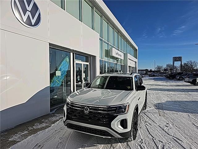 2025 Volkswagen Atlas 2.0 TSI Peak Edition (Stk: 25028) in Lethbridge - Image 1 of 27