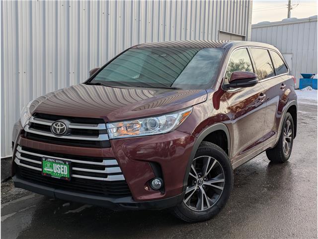 2017 Toyota Highlander LE (Stk: B12485) in North Cranbrook - Image 1 of 15