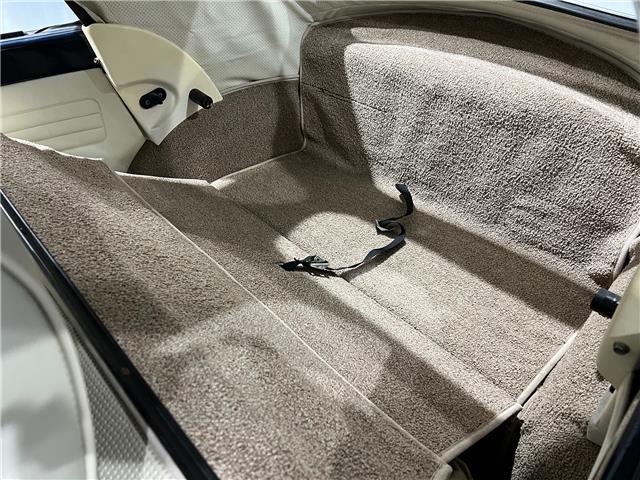 1972 Volkswagen Beetle Karmann Convertible (Stk: 138637) in Watford - Image 20 of 44