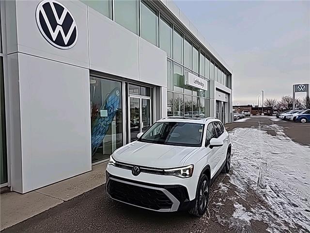 2025 Volkswagen Taos Highline (Stk: 25039) in Lethbridge - Image 1 of 24