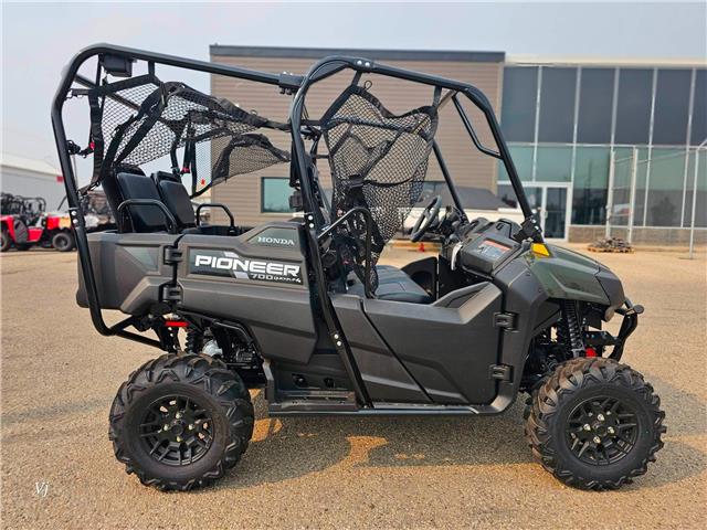 2025 Honda PIONEER 700-4 DELUXE (Stk: 25HX-012) in Grande Prairie - Image 1 of 11