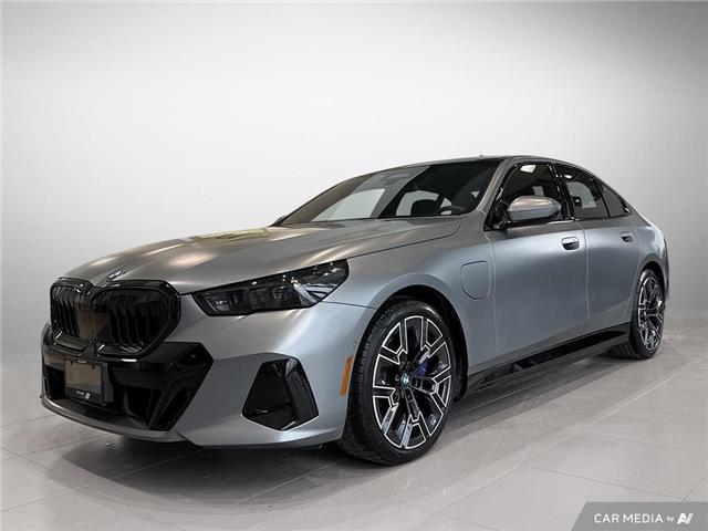 2025 BMW 550e xDrive (Stk: 5T55373) in Brampton - Image 1 of 4
